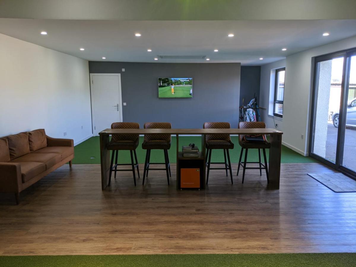 Golfers Dream Guest Suite With Onsite Golf Studio Available For Booking By Guests Strathkinness Exterior photo