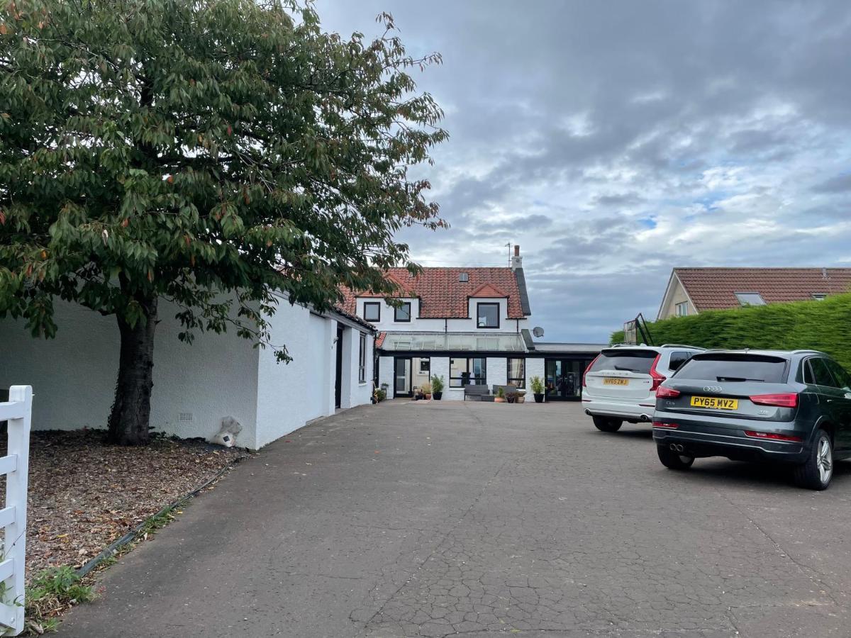 Golfers Dream Guest Suite With Onsite Golf Studio Available For Booking By Guests Strathkinness Exterior photo