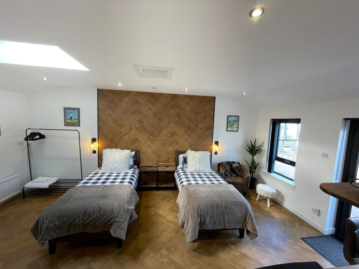 Golfers Dream Guest Suite With Onsite Golf Studio Available For Booking By Guests Strathkinness Exterior photo