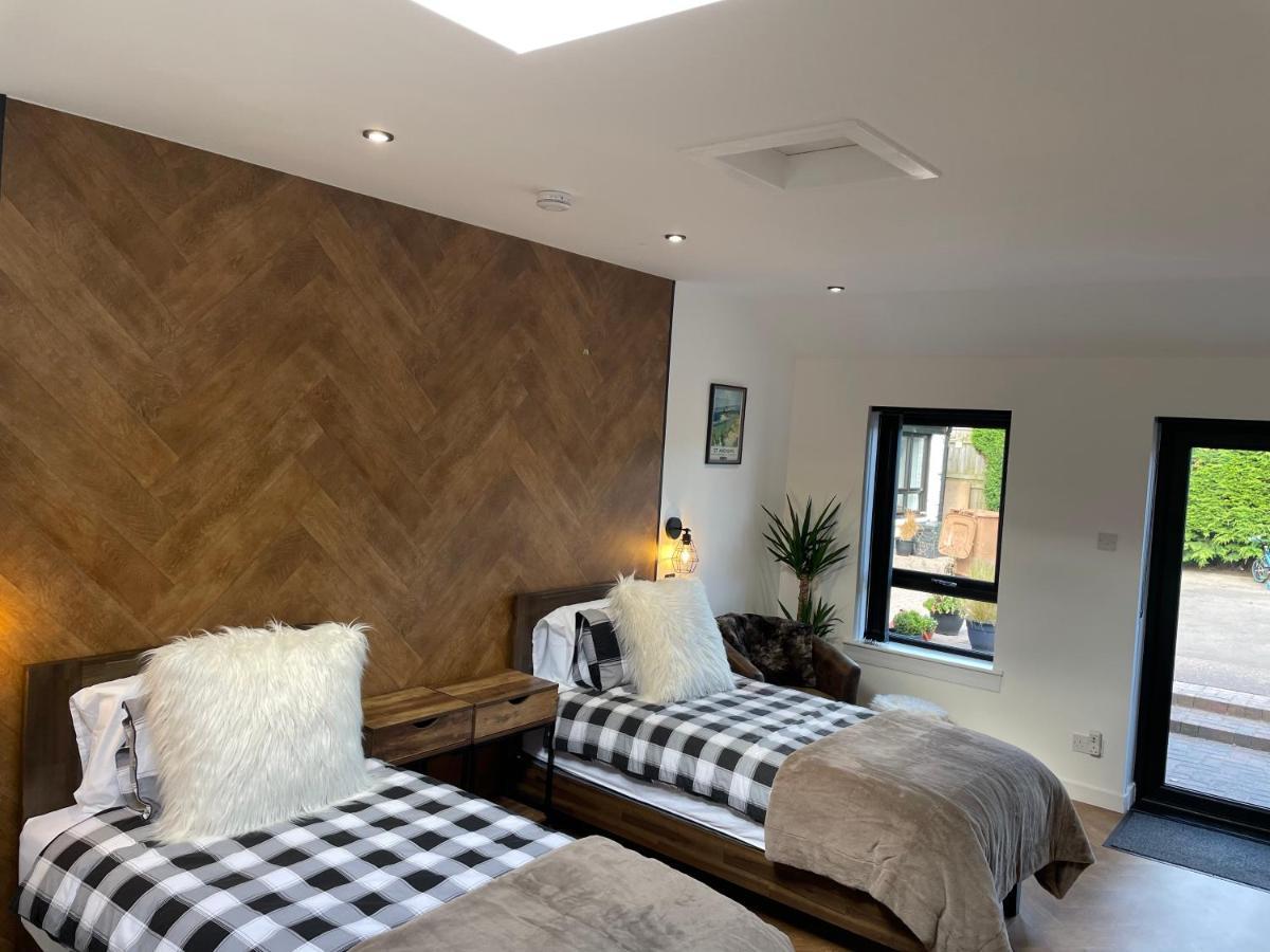 Golfers Dream Guest Suite With Onsite Golf Studio Available For Booking By Guests Strathkinness Exterior photo