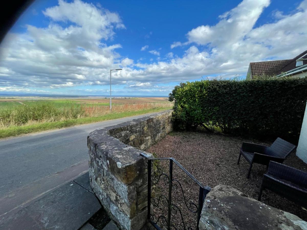 Golfers Dream Guest Suite With Onsite Golf Studio Available For Booking By Guests Strathkinness Exterior photo