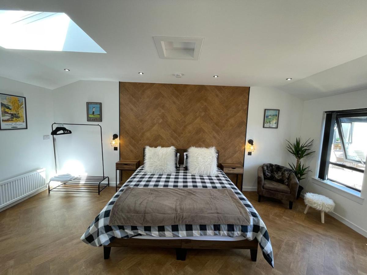 Golfers Dream Guest Suite With Onsite Golf Studio Available For Booking By Guests Strathkinness Exterior photo